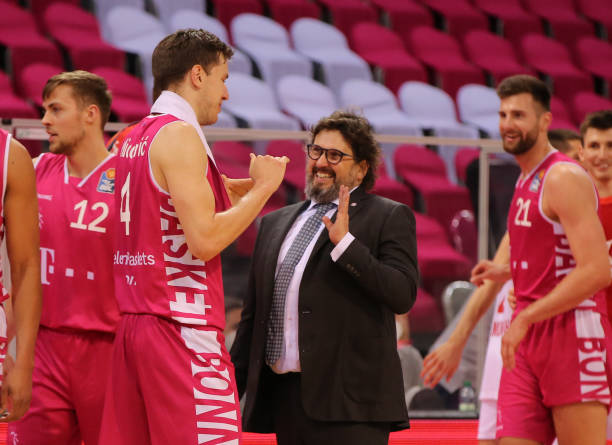 防坚定不移 防坚定不移